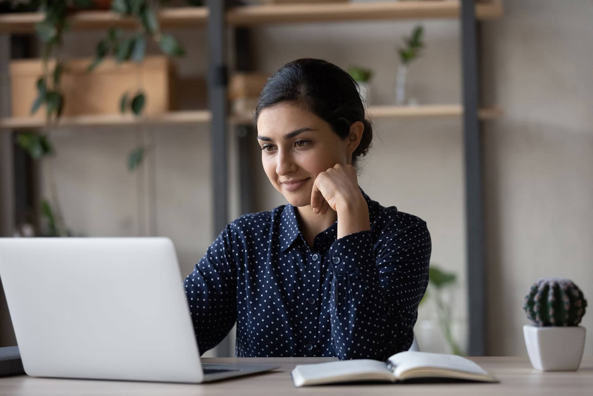 1267×1900-woman-iStock-1416065762 emdr therapy